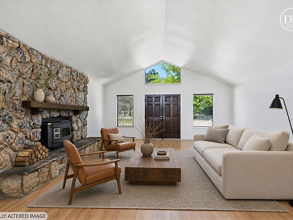 4th image of 18670 Maple Leaf Court