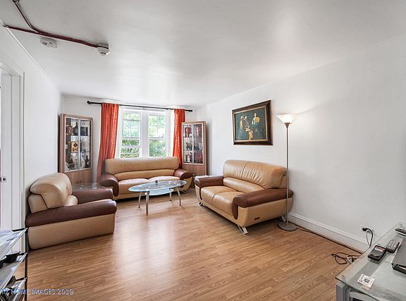 2nd image of 1545 Westchester Blvd