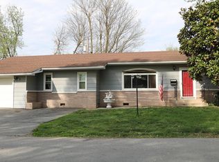 214 S Jackson St, Republic, MO 65738