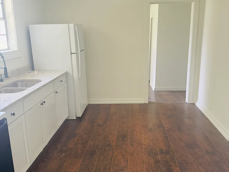 16 Eutaw Ave — Photo 3