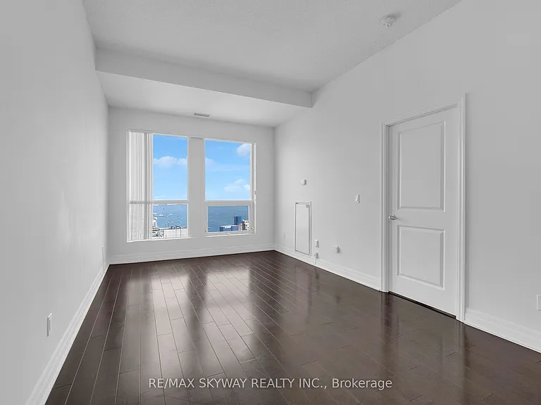 628 Fleet St #LPH03 — Photo 16