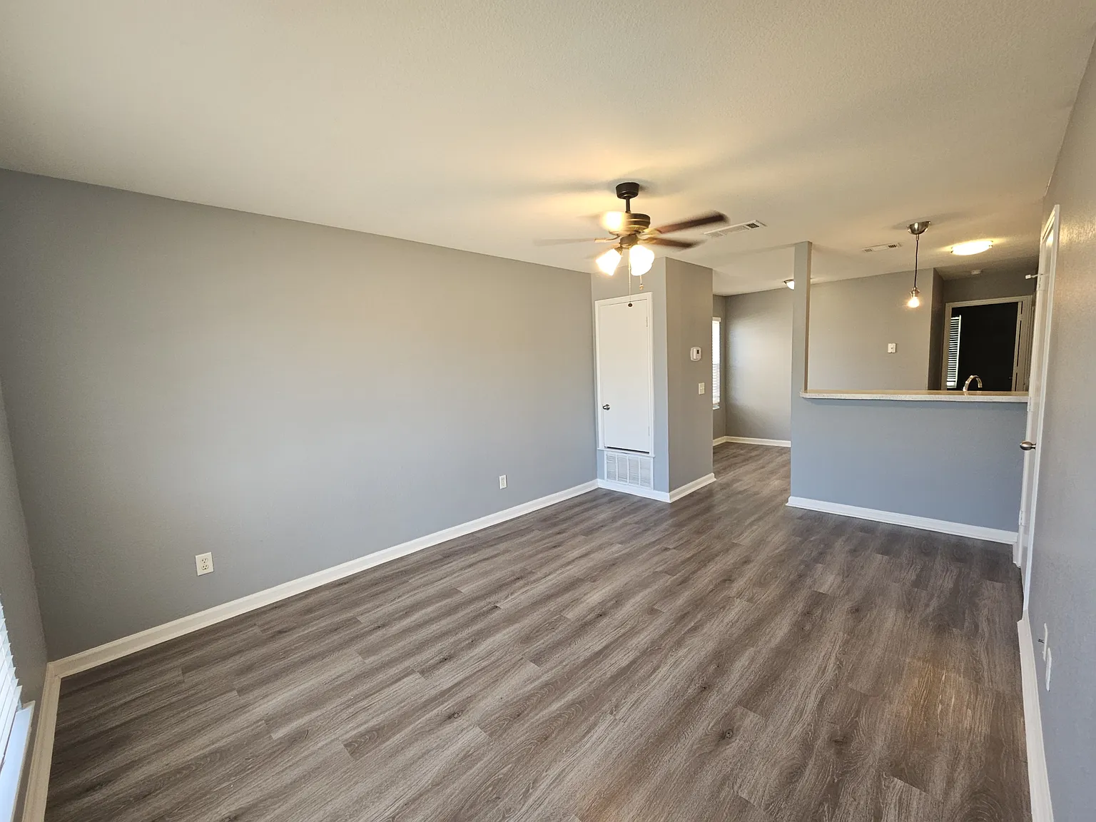 3 bed, 1150 sqft, $1,300 — Photo 2