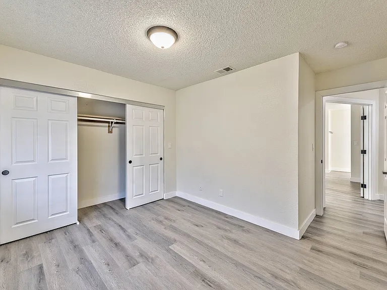 3757 Longfellow St — Photo 8