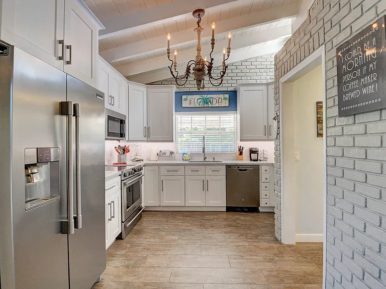 521 NW 14th St — Photo 15