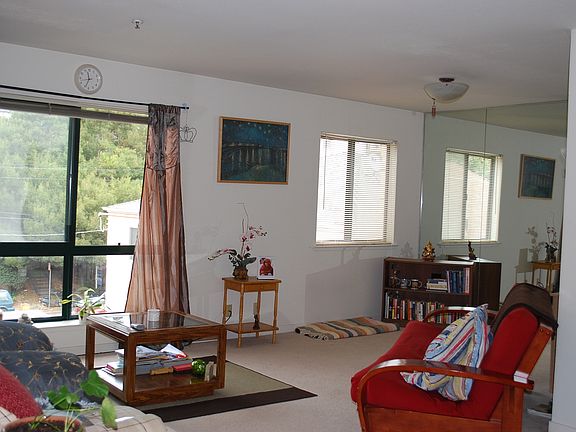 5th image of 260 Perkins St APT 3G
