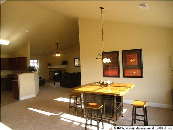 5th image of 3247 W East Hart Land
