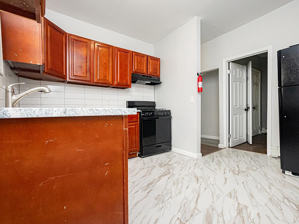 1st image of 94 S 14th St #2A