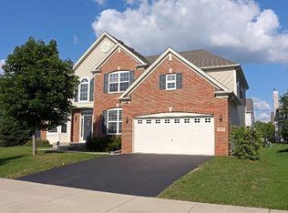 2127 Amelia Ln, Hoffman Estates, IL 60192