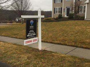 2 Paddock Rd, East Lyme, CT 06333