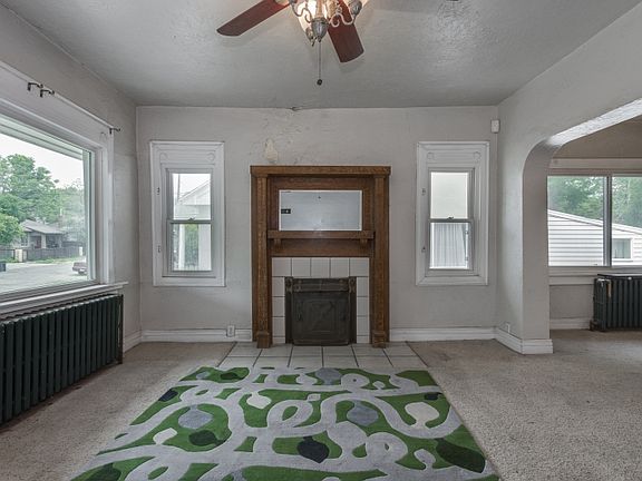4th image of 260 E Edith Ave