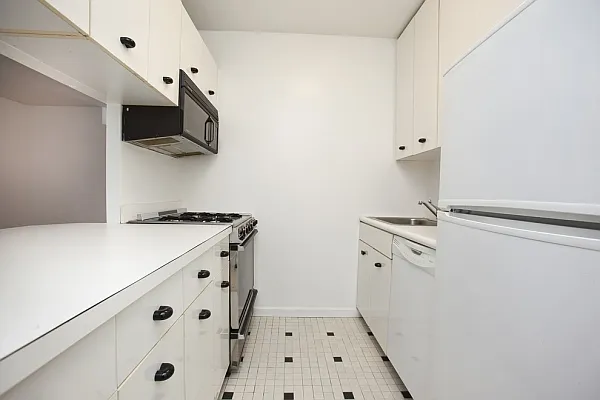 Rented by Citi Habitats | media 26