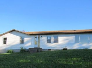 27 Hall Rd, Brooksville, KY 41004