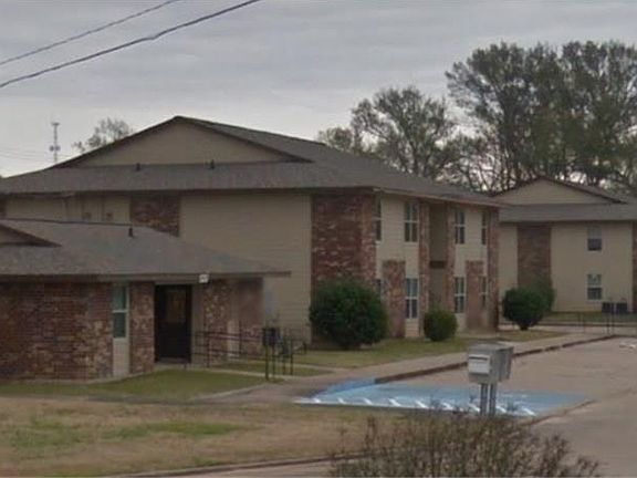 3rd image of 601 Pershing Ave