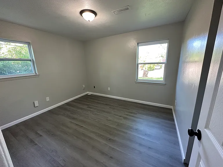 3015 Tucker Dr NW — Photo 5