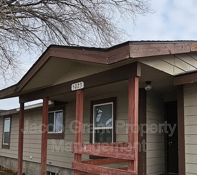 5023 E Walker Ave #A — Photo 2