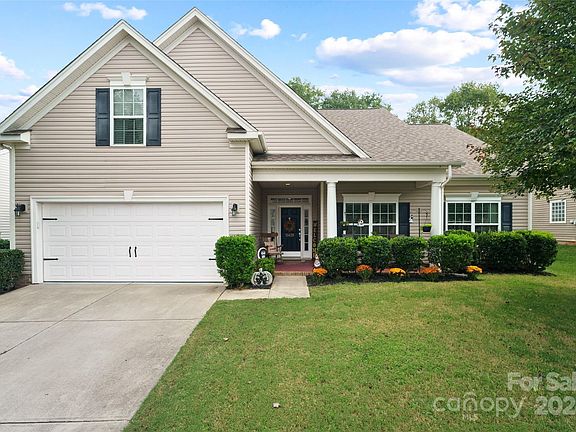 3rd image of 10439 Tintinhull Dr