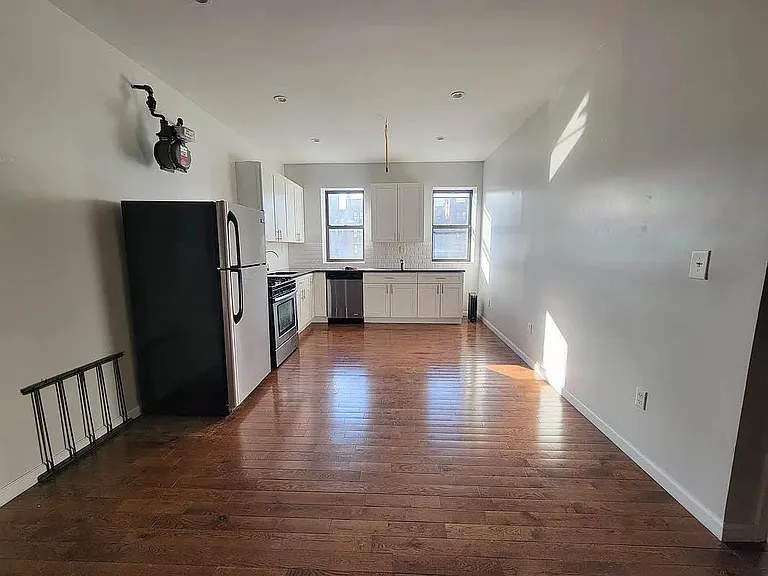 10 Vermilyea Ave #4B — Photo 1
