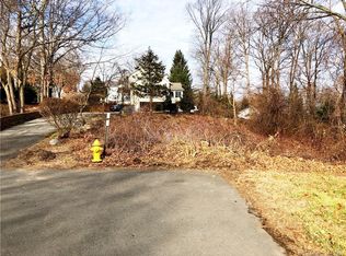 Ivy Ln, Danbury, CT 06810