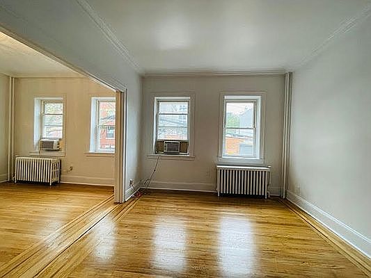 3rd image of 5-19 50th Ave #1B