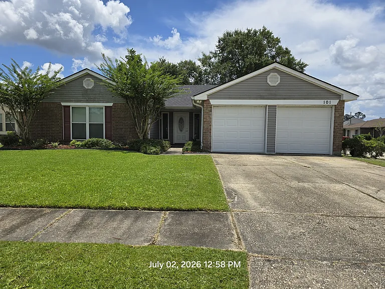 101 Dixie Cir — Photo 1