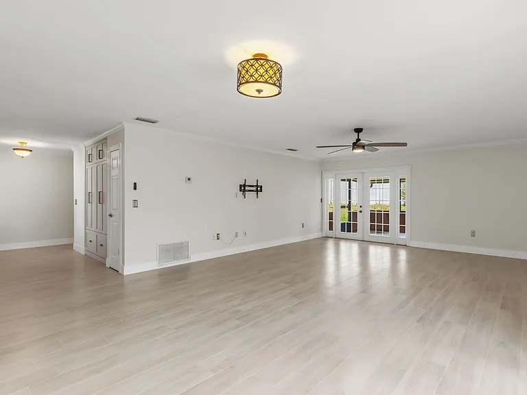 670 Brookside Rd — Photo 9