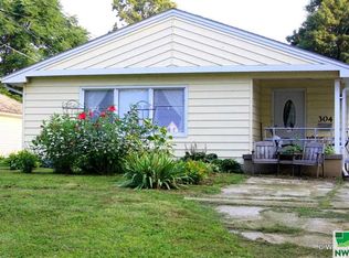 304 E 1st St, Storm Lake, IA 50588