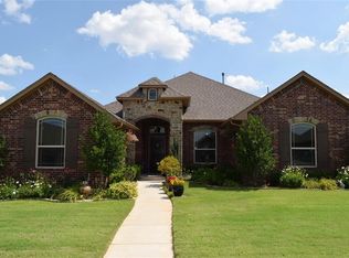 11732 SW 21st St, Yukon, OK 73099