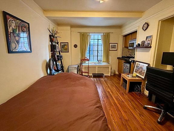 3rd image of 25 Tudor City Pl #1814A