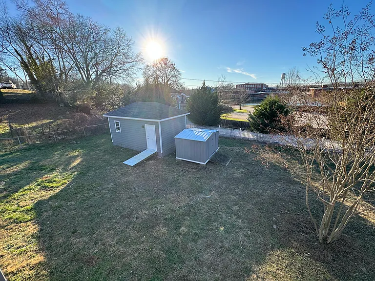 155 Floyd St — Photo 18