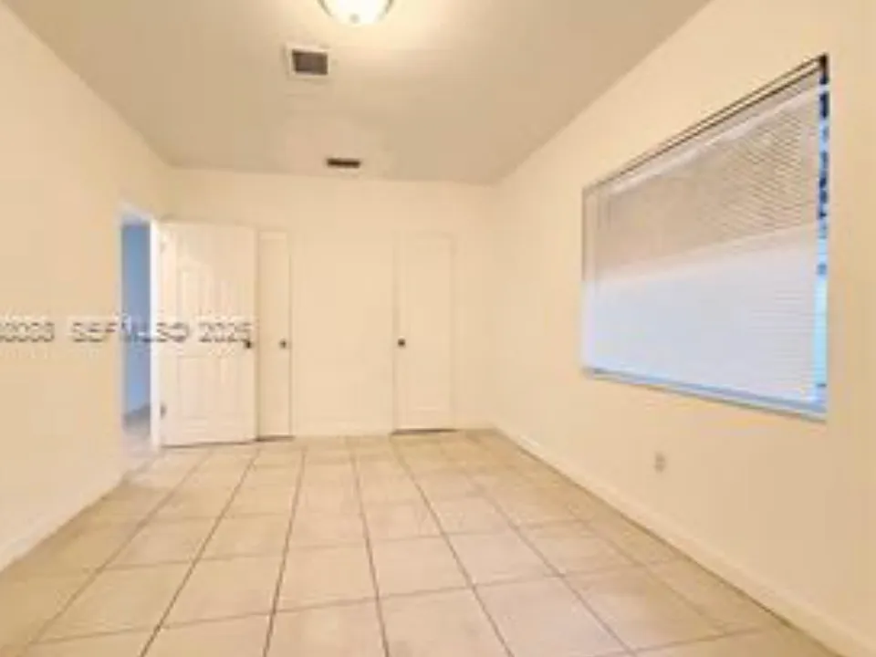 2415 NW 34th St #2