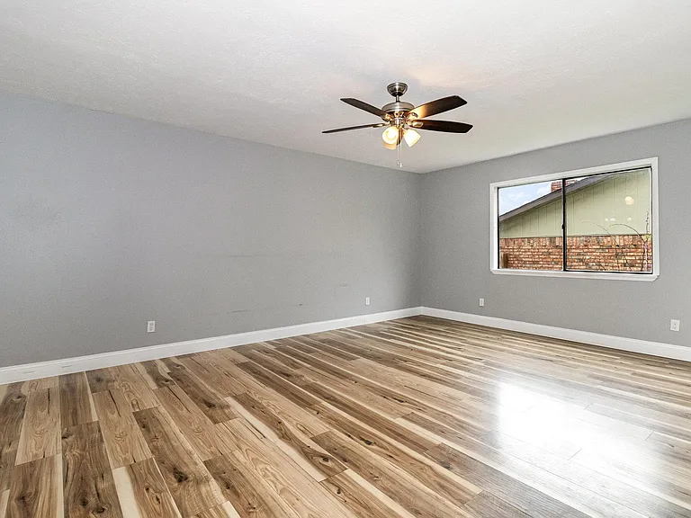 4716 Roberts Dr — Photo 18