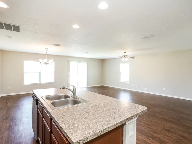 3800 Falcon Crest Dr — Photo 8