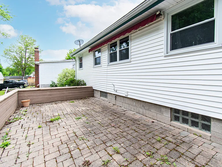7116 Claybourne Ave — Photo 12