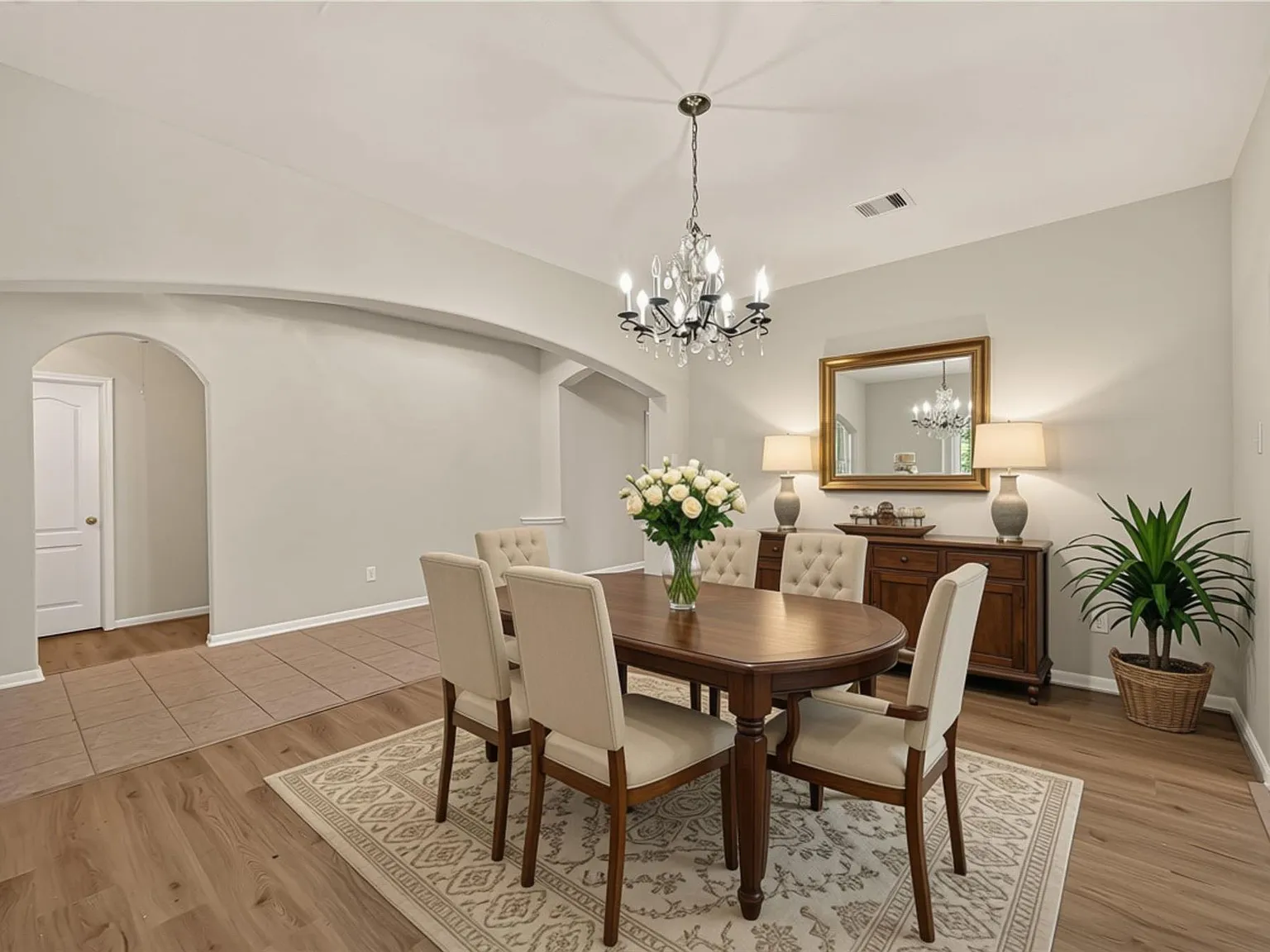 3 bed, 2.0 bath, 2113 sqft, $2,000 — Photo 4