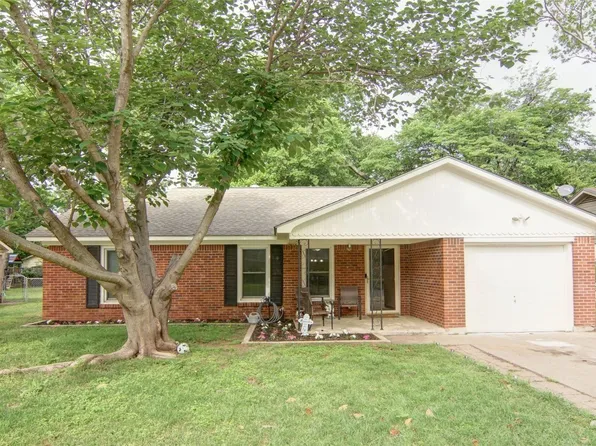 809 Thersa Dr, River Oaks, TX 76114