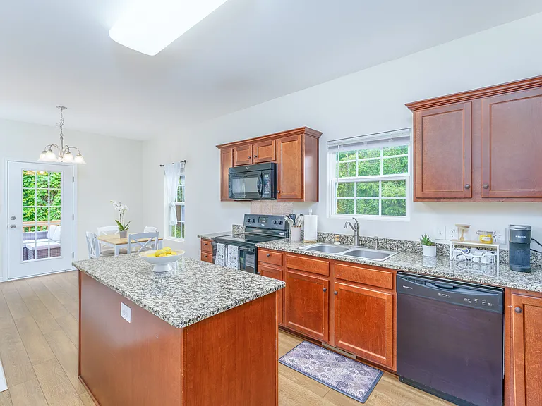 131 High Bluff Cir — Photo 5