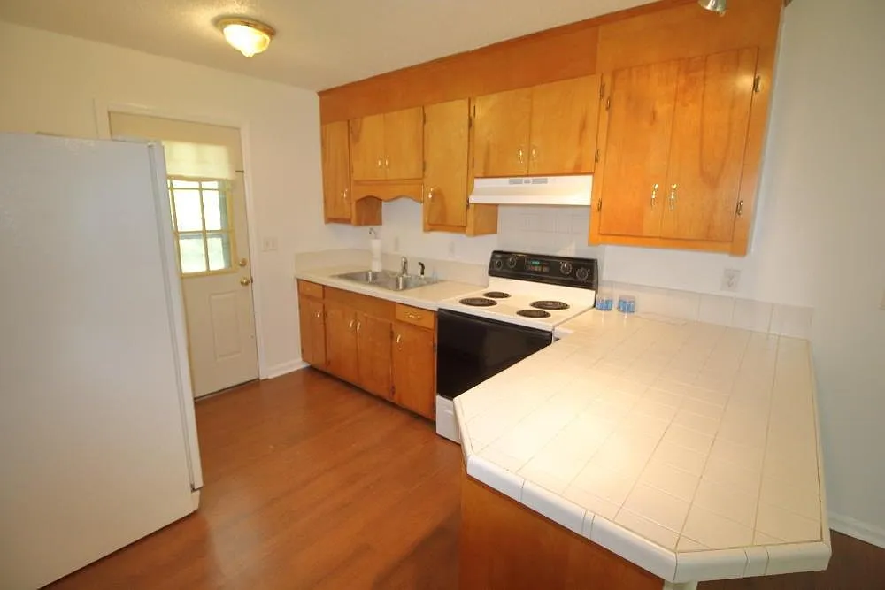 2 bed, 778 sqft, $1,275 — Photo 3