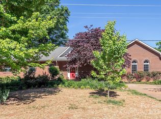 3717 Old Shelby Rd, Hickory, NC 28602