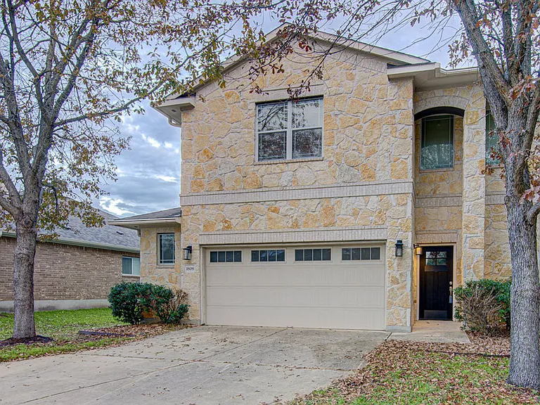 1808 McClannahan Dr — Photo 3