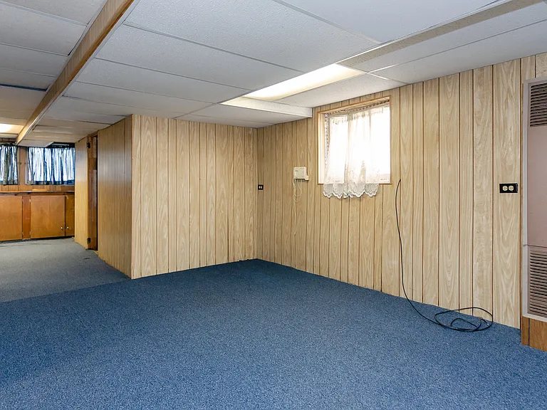 1033 Hayes Ave — Photo 27