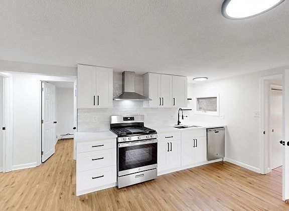 4th image of 291 Broadway APT D