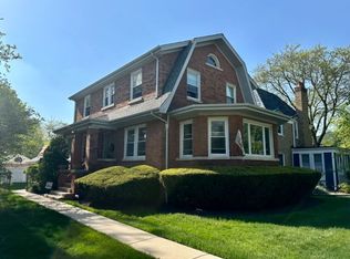 1045 N Elmwood Ave, Oak Park, IL 60302
