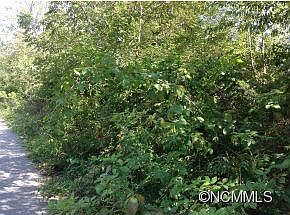 2nd image of 4 Evelyn Acres
