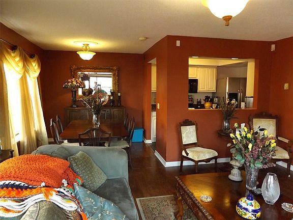 3rd image of 3012 Greenspoint Dr Unit 3012