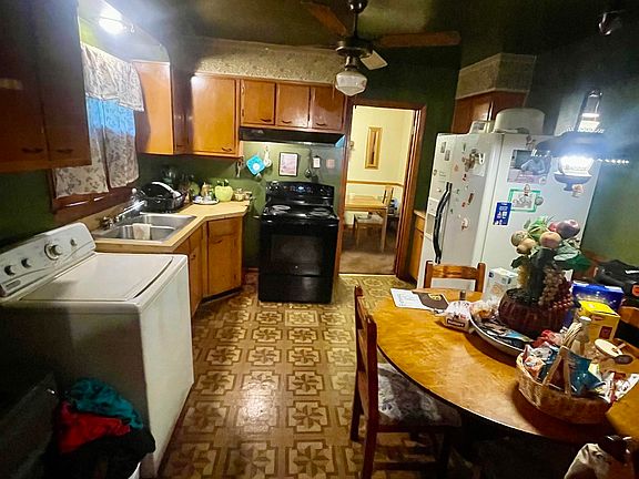 2nd image of 3103 Rainier Dr