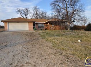 5910 NW 54th St, Topeka, KS 66618