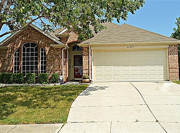 2nd image of 4401 Sunny Oak Ln