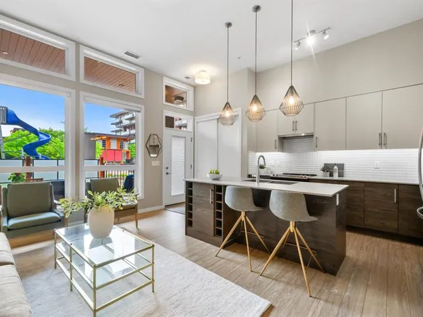 122 N Mahogany Ctr SE #128, Calgary, AB T3M 2V6