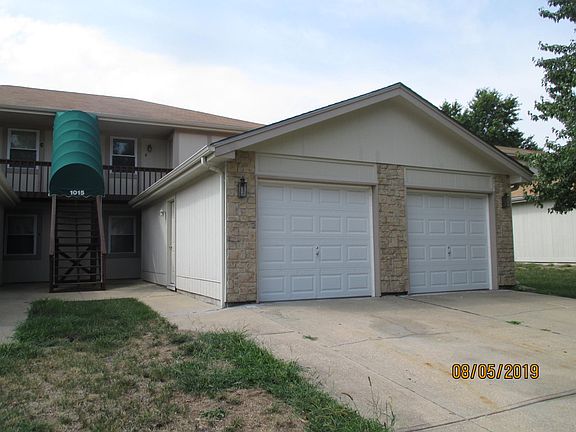 3rd image of 1015 NE Lindsay Ave
