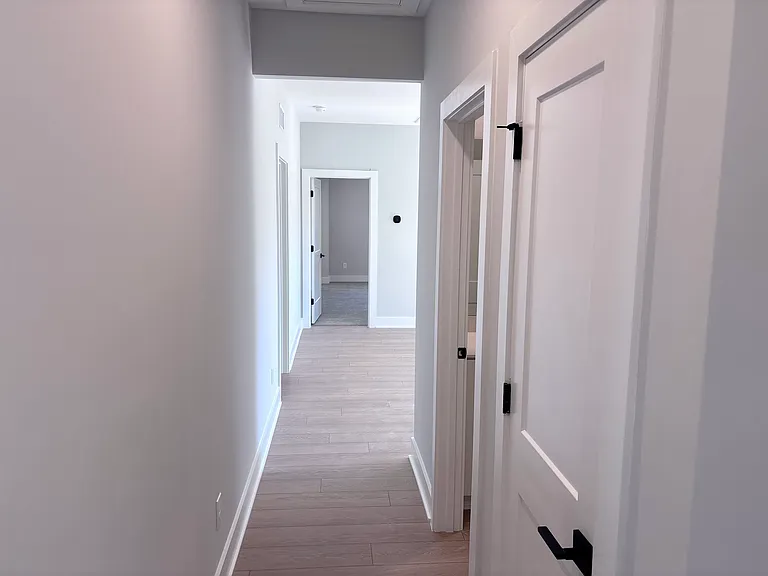 1353 Hurston Ln — Photo 28